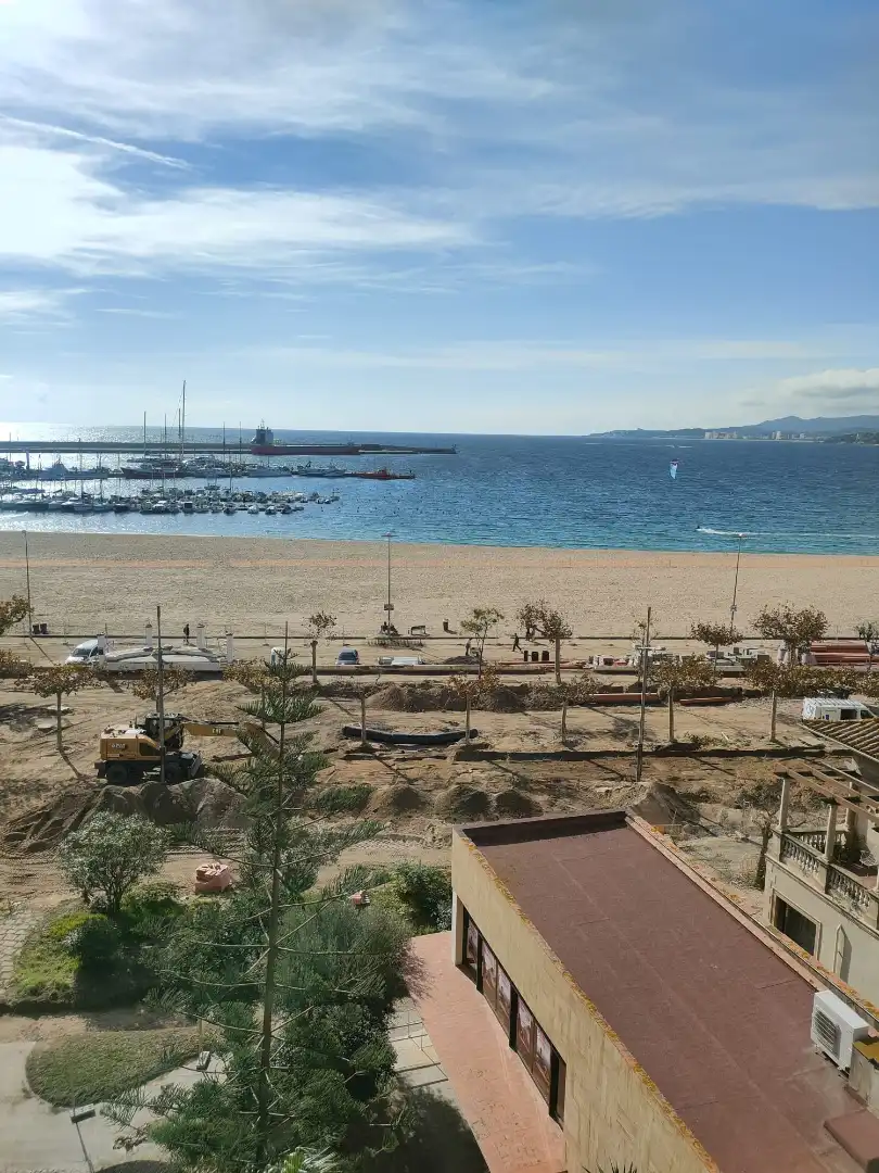 Pis amb terrassa en venda a Passeig del Mar 10