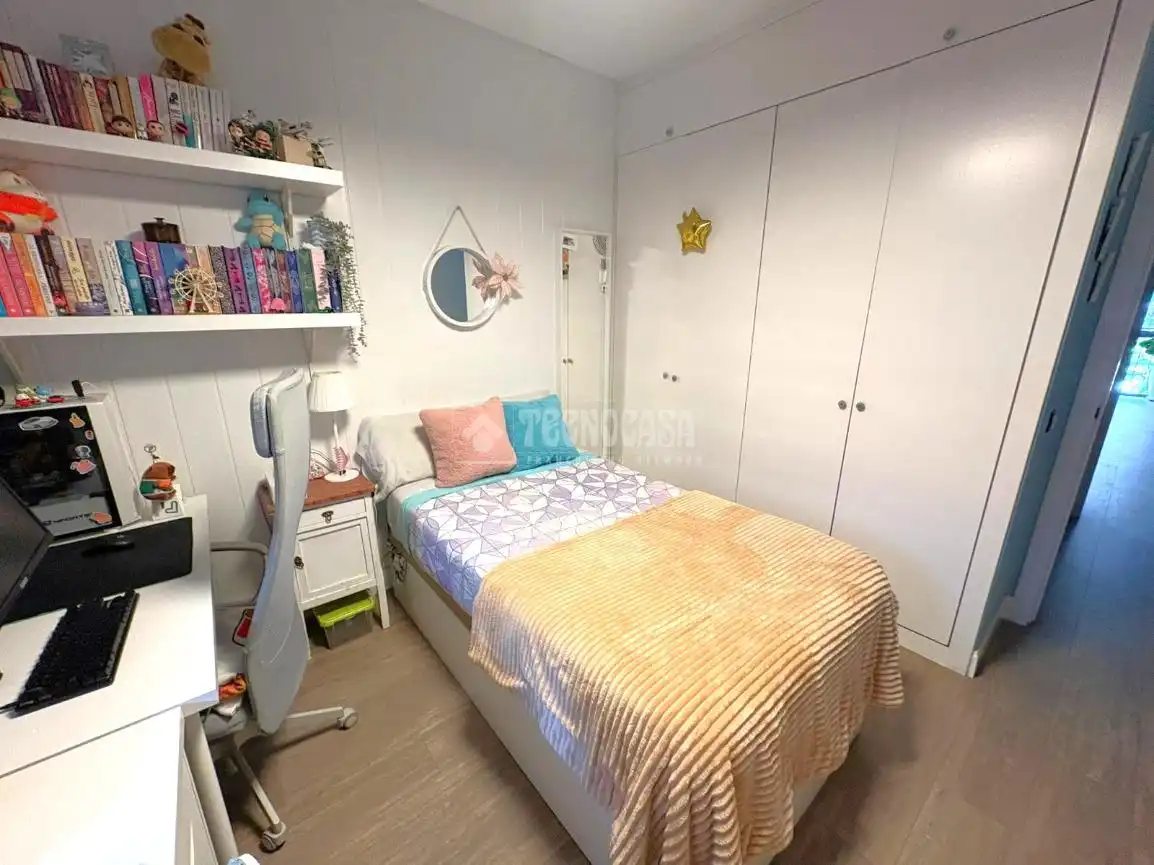 Bedroom of Flat for sale in Parla  with Air Conditioner and Storage room