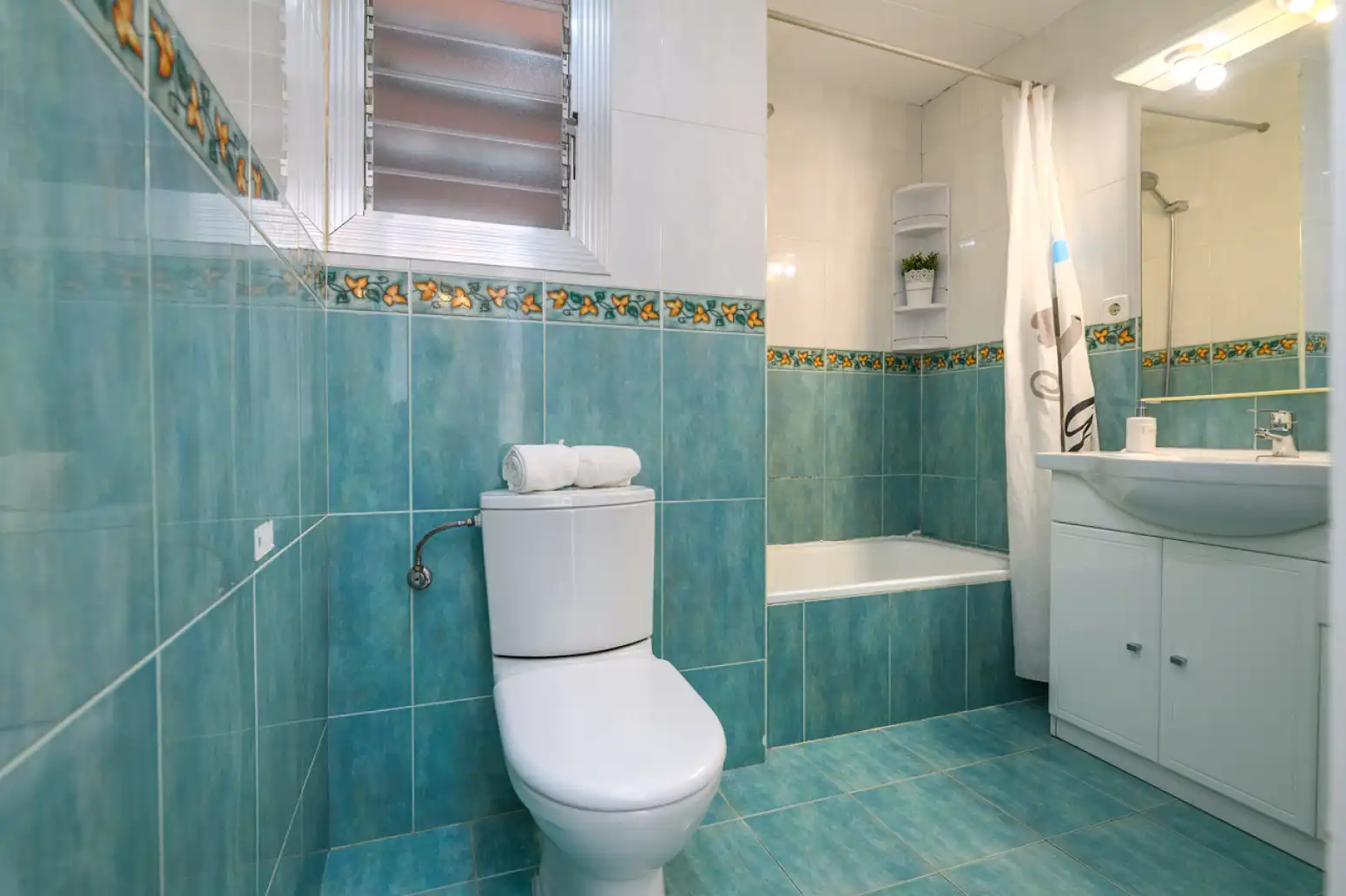 Baño de Ático en venta en Viladecans con Balcón
