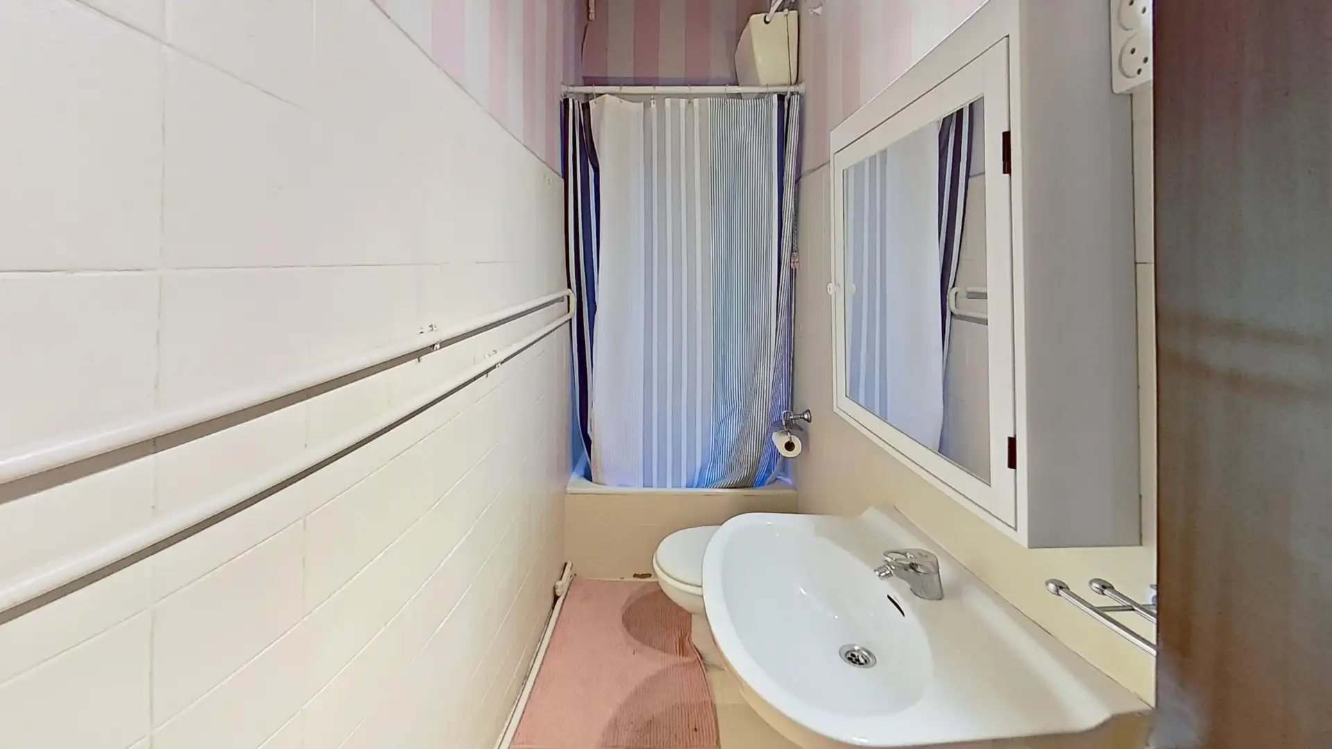 Badezimmer von Wohnung zum Verkauf in Gijón  mit Heizung