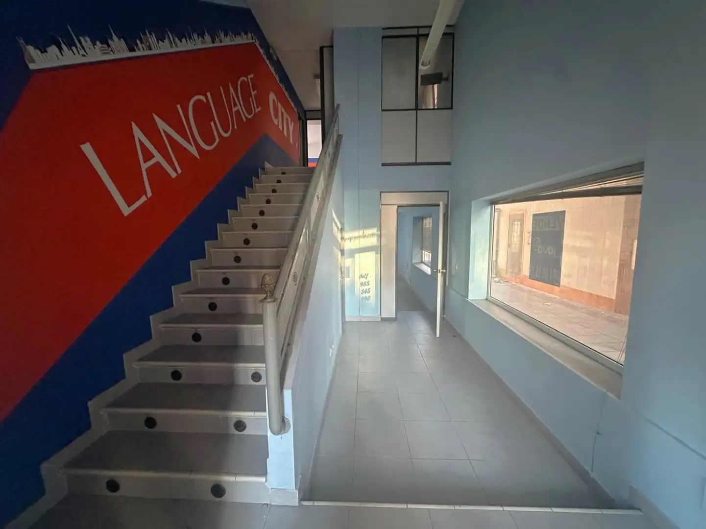 Local en venta en Avilés - Avenida San Agustín, El Carbayedo - El Quirinal