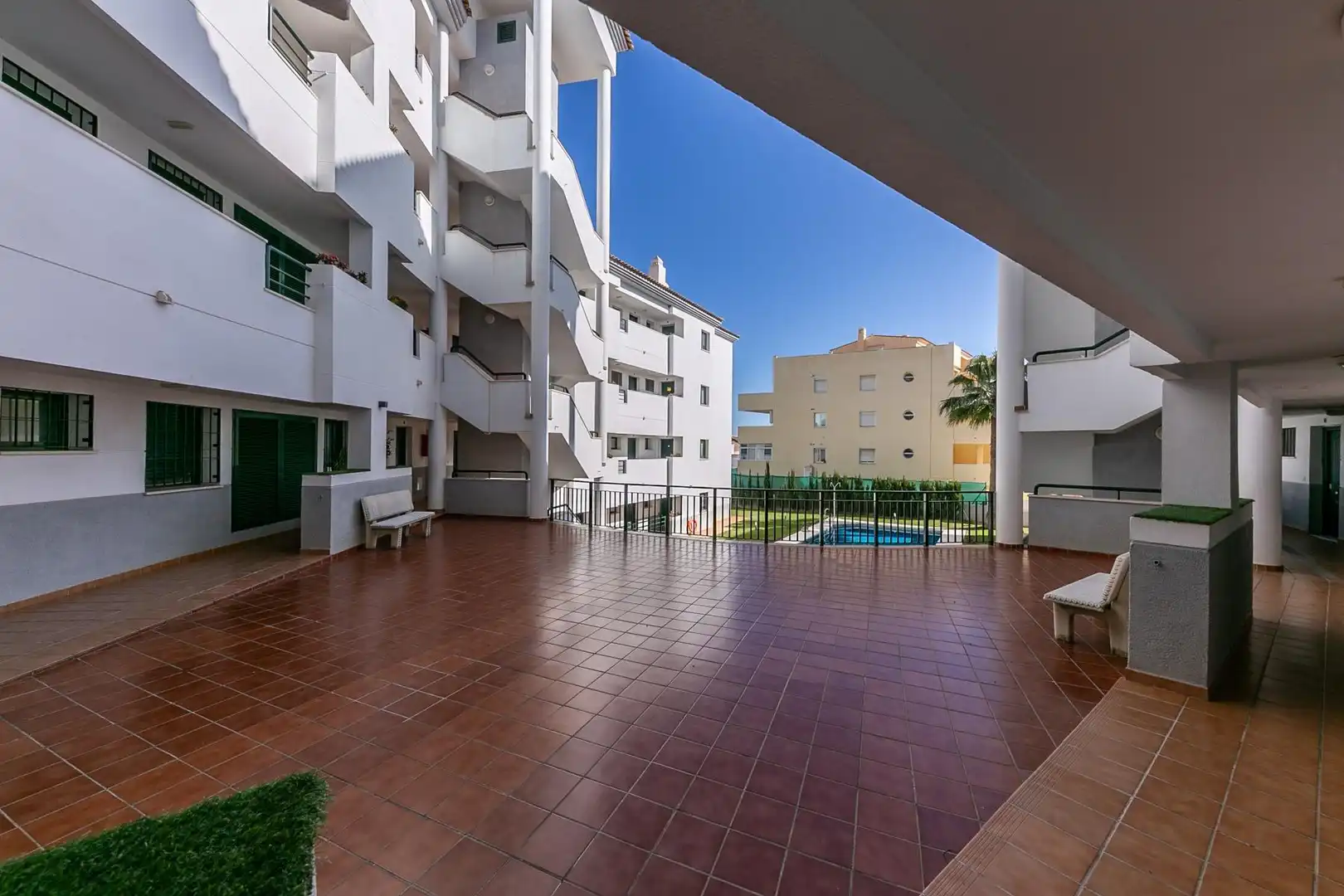 Vista exterior de Planta baja en venta en Fuengirola con Aire acondicionado, Calefacción y Jardín privado
