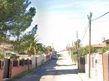 House with garden for sale in Avenida AVIACION
