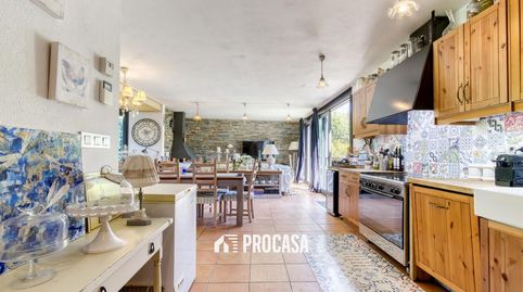 Casa unifamiliar exclusiva con ascensor, jardín y múltiples espacios independientes en Llançà, imatge 4