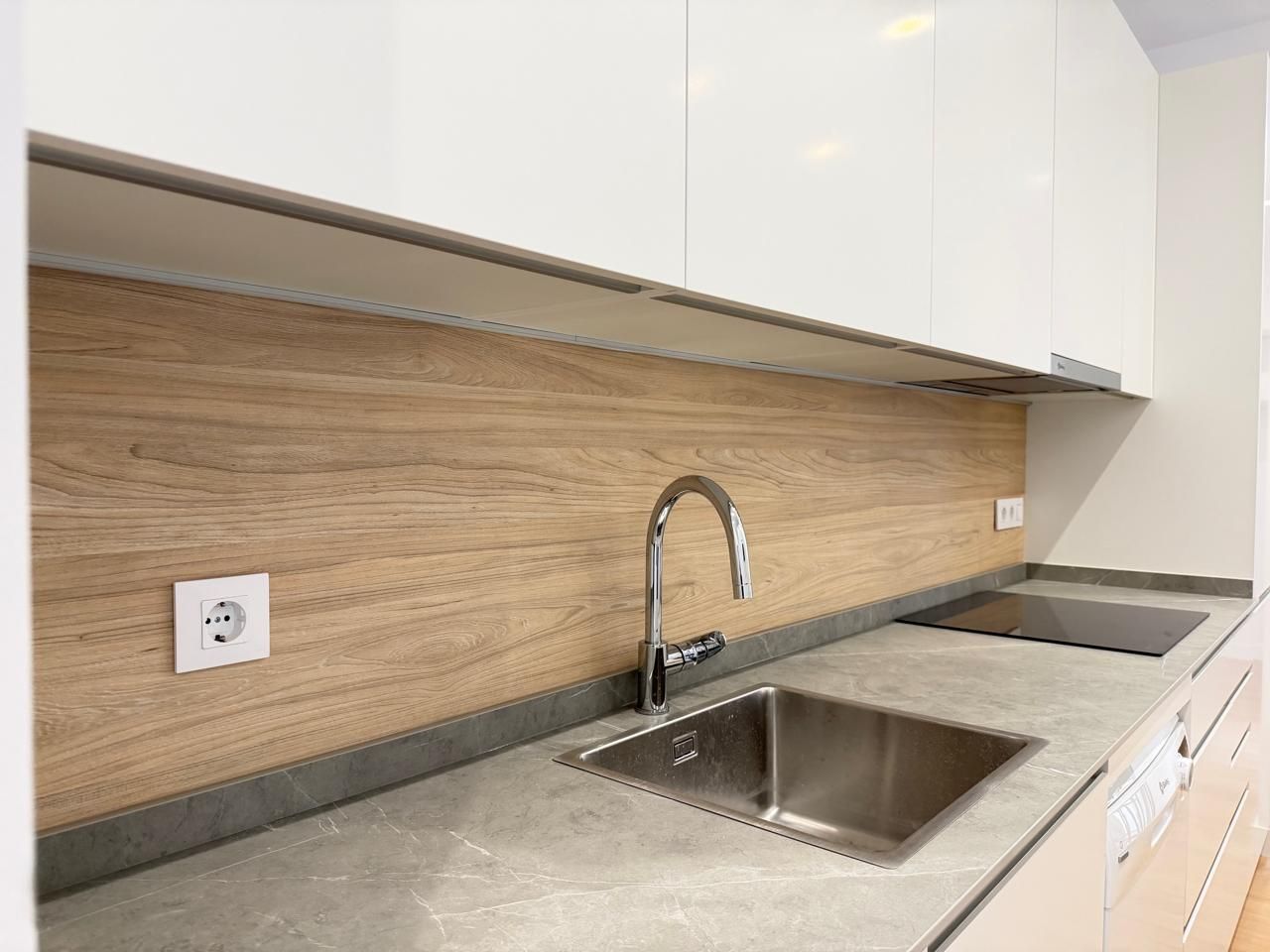 Kitchen of Flat to rent in  Madrid Capital  with Air Conditioner