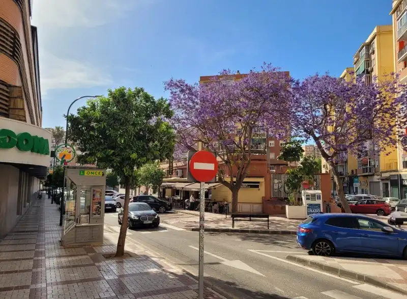 Vista exterior de Piso en venta en Málaga con Terraza, Horno y Lavadora