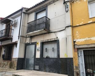 Vista exterior de Casa adosada en venda en Linares