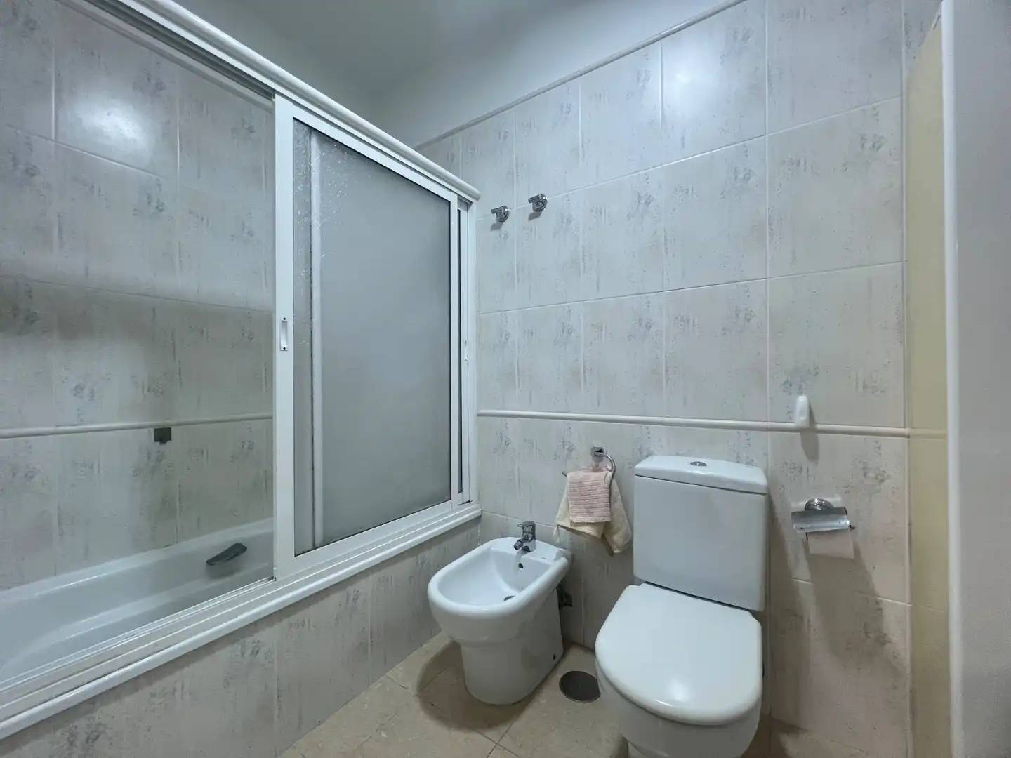 Baño de Piso de alquiler en Puerto de la Cruz con Terraza y Piscina comunitaria