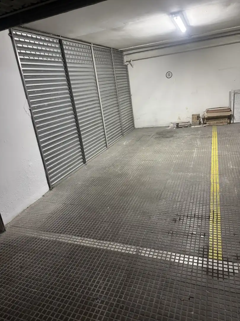 Garage for rent in Ourense Capital 