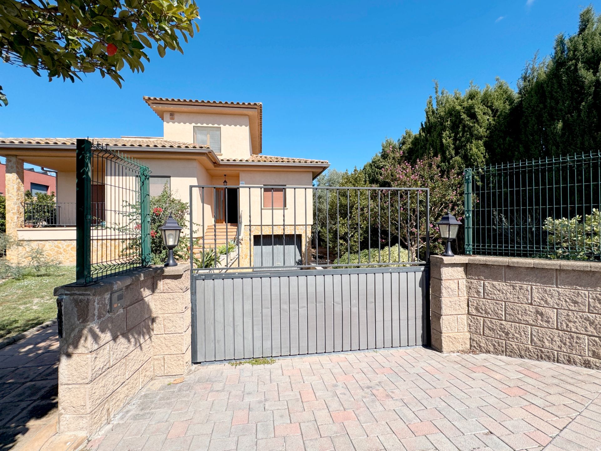 Vista exterior de Casa o chalet en venta en Viladamat con Aire acondicionado, Calefacción y Jardín privado