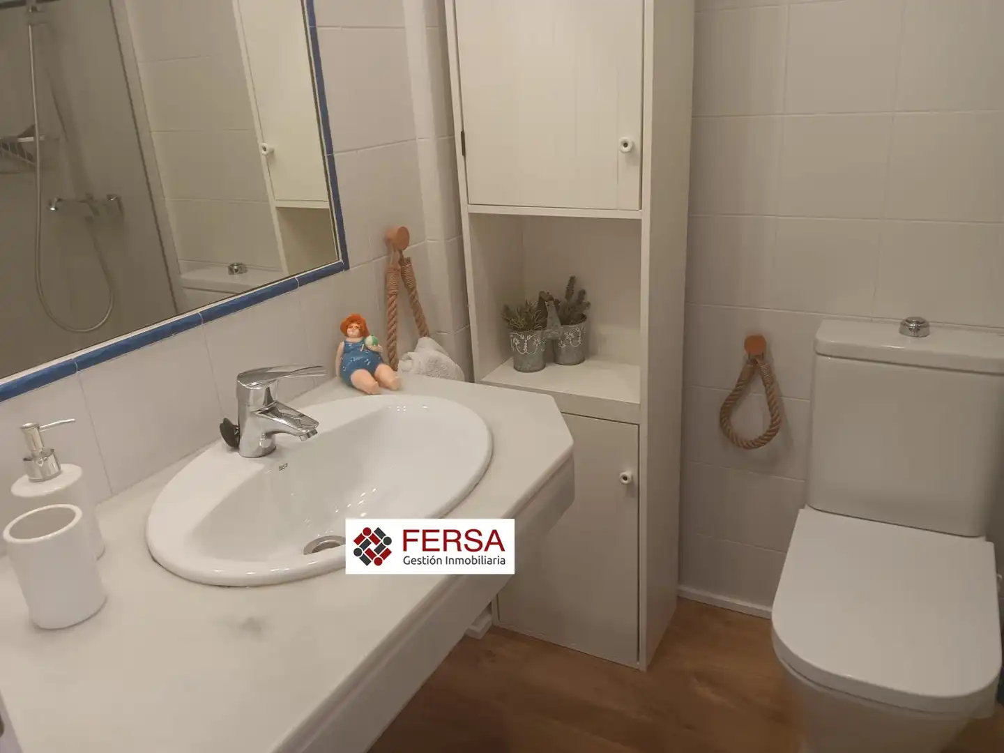 Bany de Pis de lloguer en El Puerto de Santa María amb Aire condicionat, Jardí privat i Terrassa