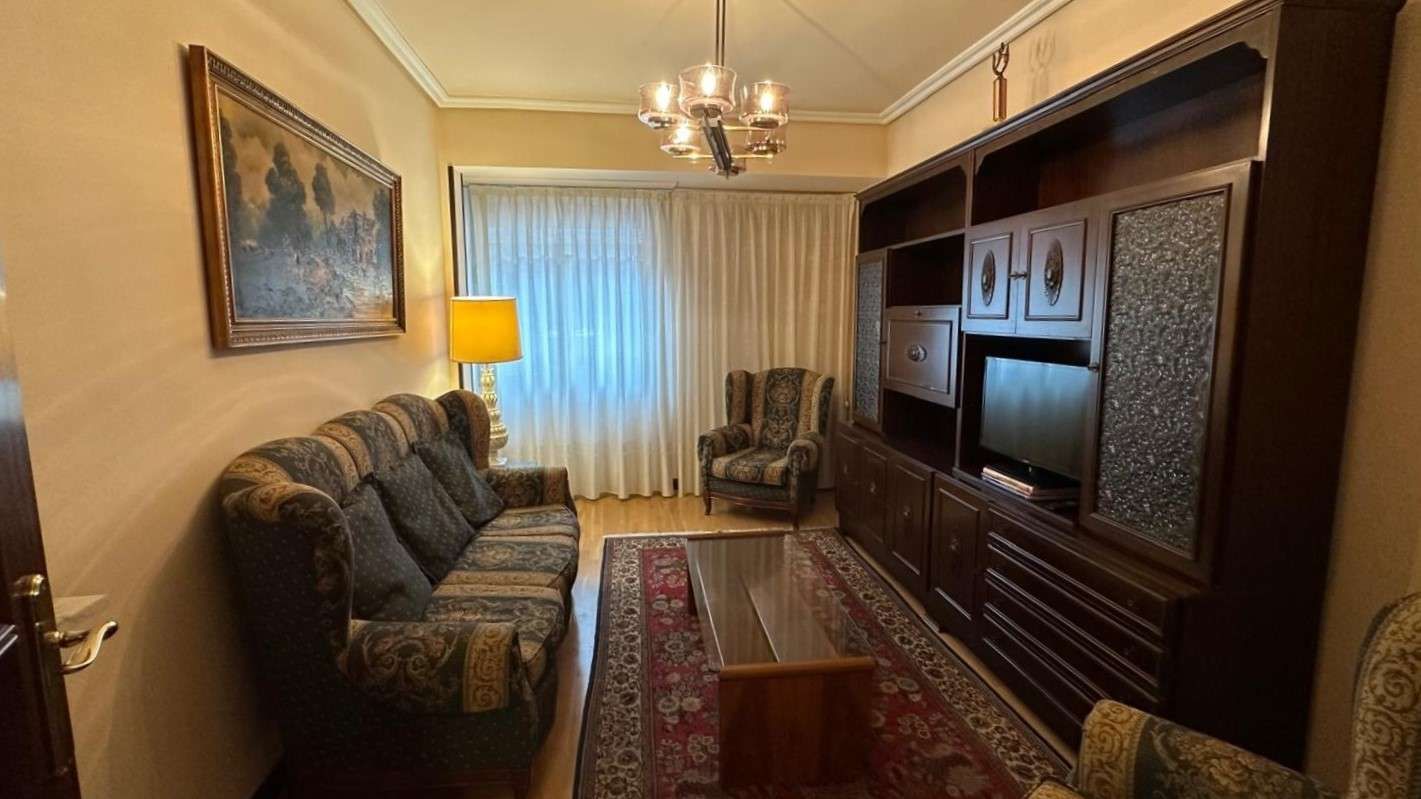 Sala d'estar de Pis en venda en Vitoria - Gasteiz amb Calefacció i Traster