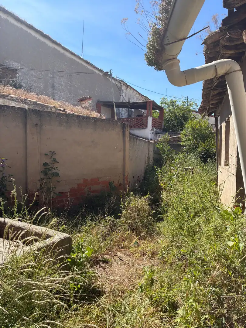 Einfamilien-Reihenhaus zum Verkauf in Polán mit Privatgarten und Abstellraum