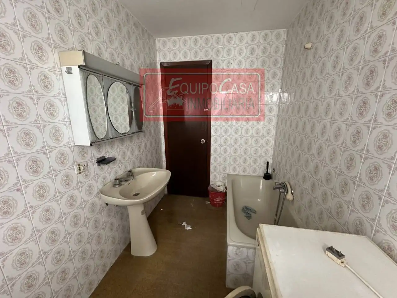Baño de Piso en venta en Lugo con Alarma