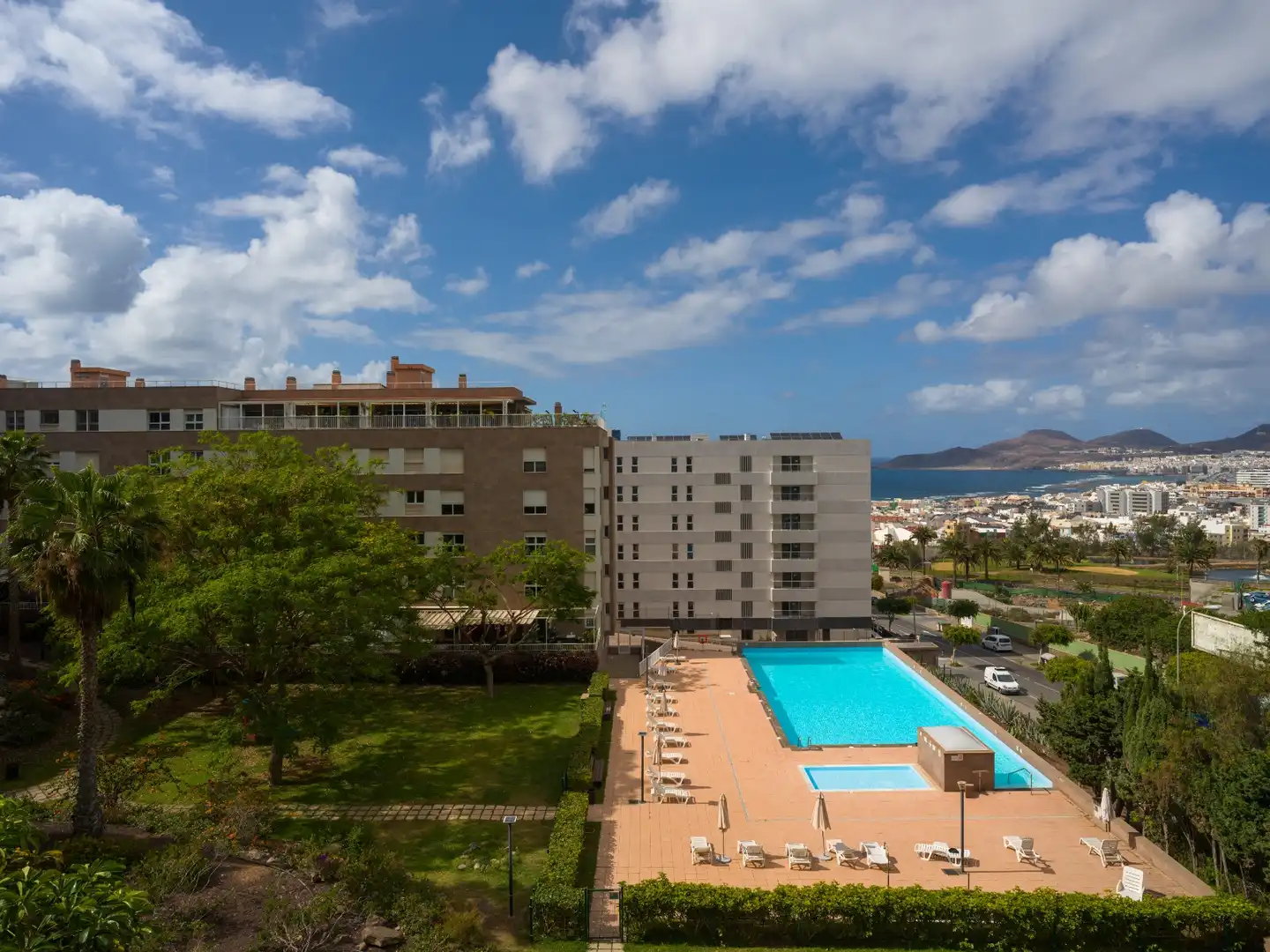 Exterior view of Flat for rent in Las Palmas de Gran Canaria  with Parquet flooring, Swimming Pool and Furnished