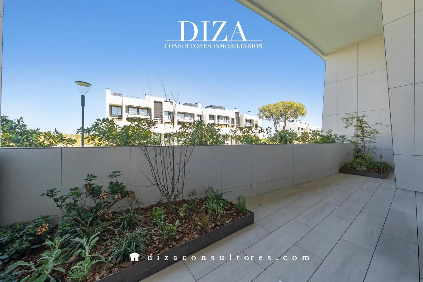 Exterior view of Duplexes for sale in Pozuelo de Alarcón  with Air Conditioner, Heating and Private garden