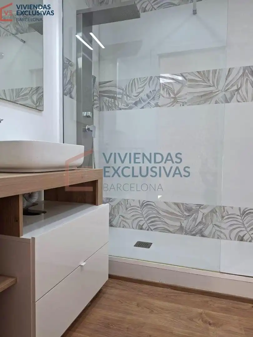 Piso con terraza en venta en Carrer de Viladomat, imagen 16