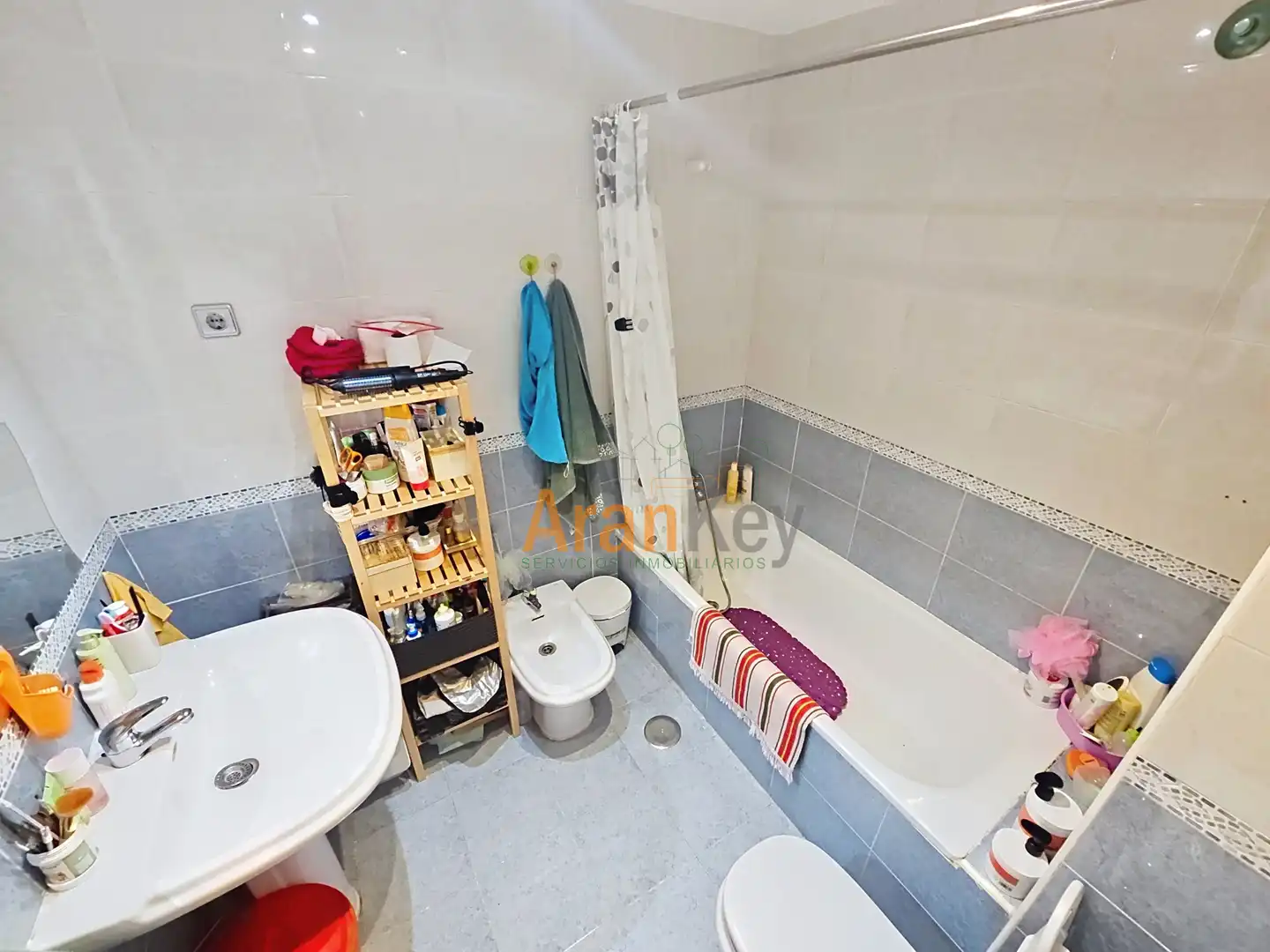 Bathroom of Flat for sale in Aranjuez  with Air Conditioner and Furnished