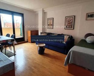 Living room of Flat to rent in Salamanca Capital  with Heating, Terrace and TV