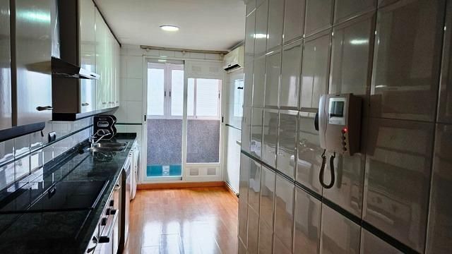 Cuina de Pis de lloguer en  Valencia Capital amb Aire condicionat, Calefacció i Parquet