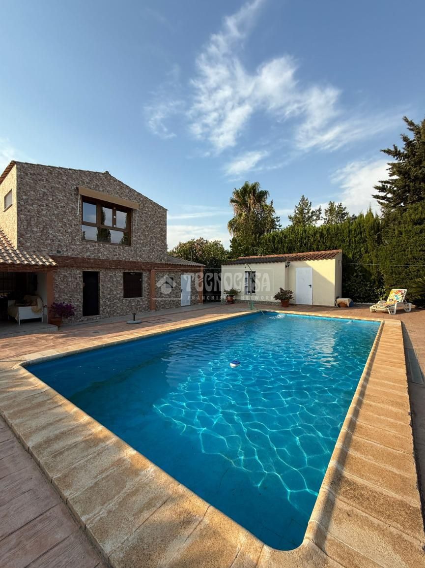 Piscina de Casa o xalet en venda en Alcalá de Guadaira amb Aire condicionat, Traster i Piscina