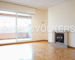 Living room of Flat to rent in Pozuelo de Alarcón  with Air Conditioner, Terrace and Swimming Pool