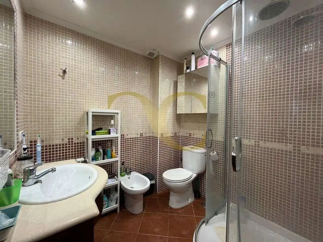 Bany de Casa adosada en venda en Carreño amb Calefacció, Traster i Piscina