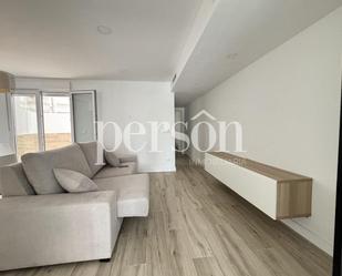 Sala d'estar de Pis de lloguer en  Valencia Capital amb Aire condicionat, Terrassa i Moblat