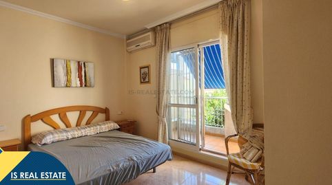 Bungalow con piscina comunitaria, en la provincia de Alicante, en la ciudad de Torrevieja, en Playa de los Locos. 3 habitaciones |, imatge 4