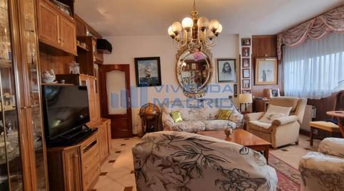Foto 4 de Piso en venta en Calle Villarrosa, Los Rosales, Madrid