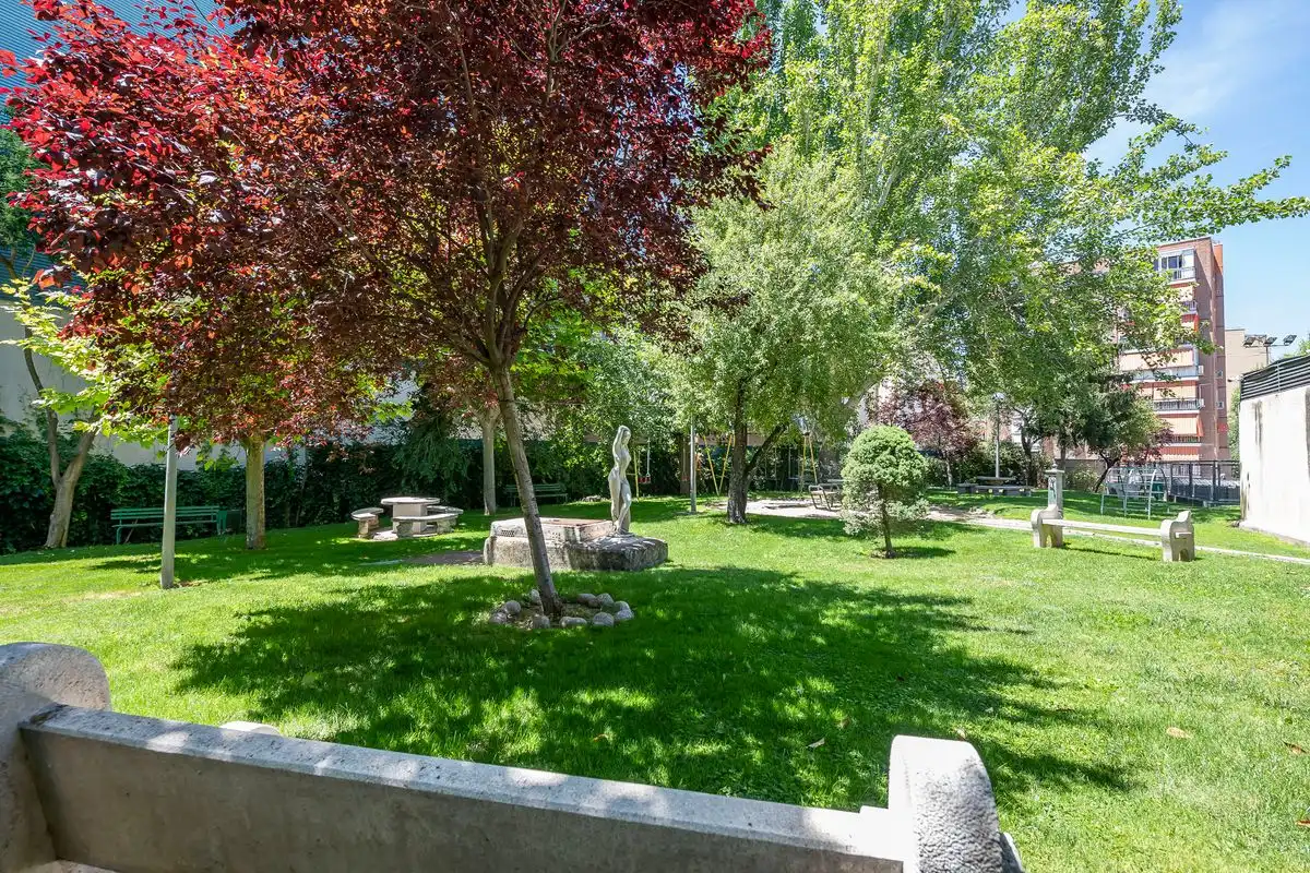 Jardí de Pis en venda en Madrid amb Calefacció, Jardí privat i Terrassa