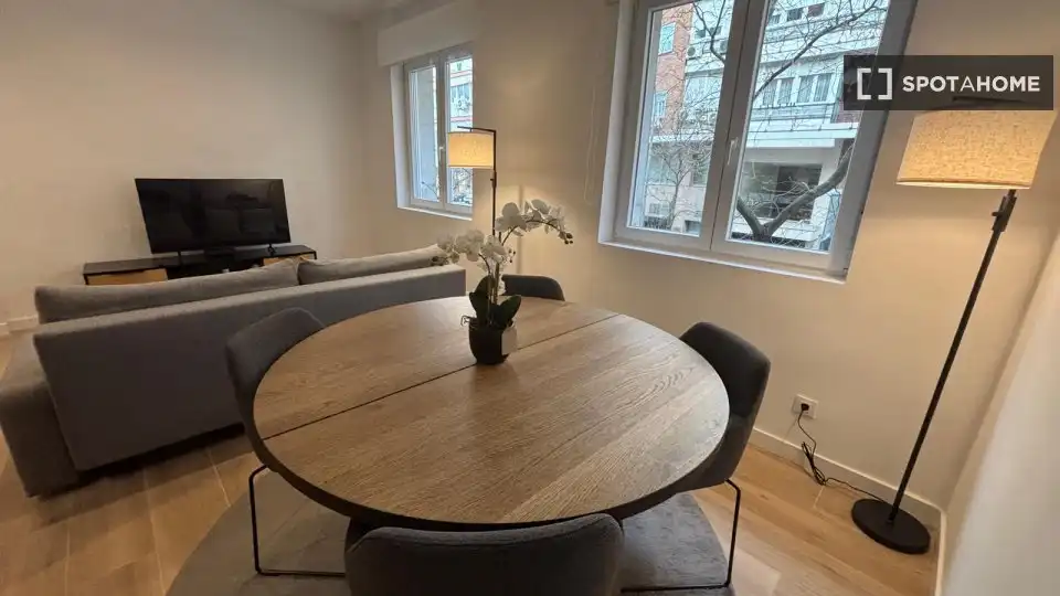 Comedor de Piso de alquiler en Madrid con Aire acondicionado, Calefacción y Amueblado
