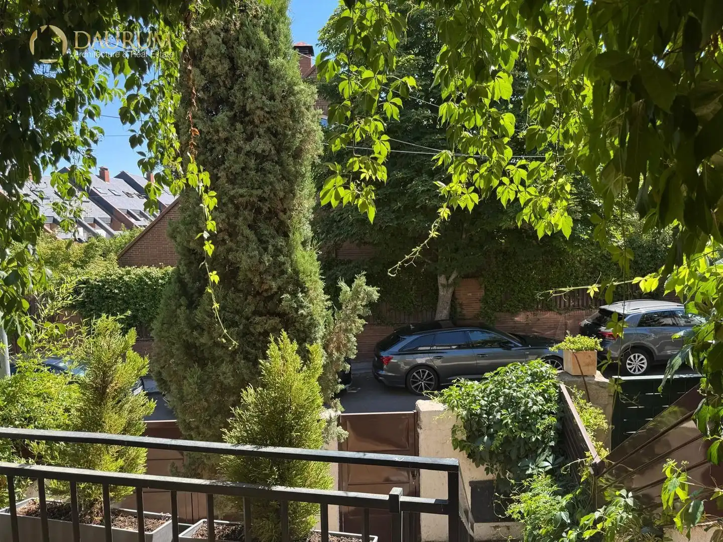 Parking de Casa adosada en venta en Pozuelo de Alarcón con Aire acondicionado, Calefacción y Jardín privado