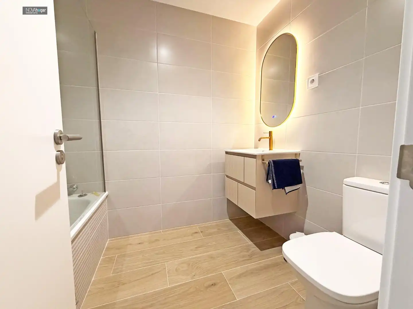 Bathroom of Flat for share in Málaga  with Air Conditioner, Heating and Furnished