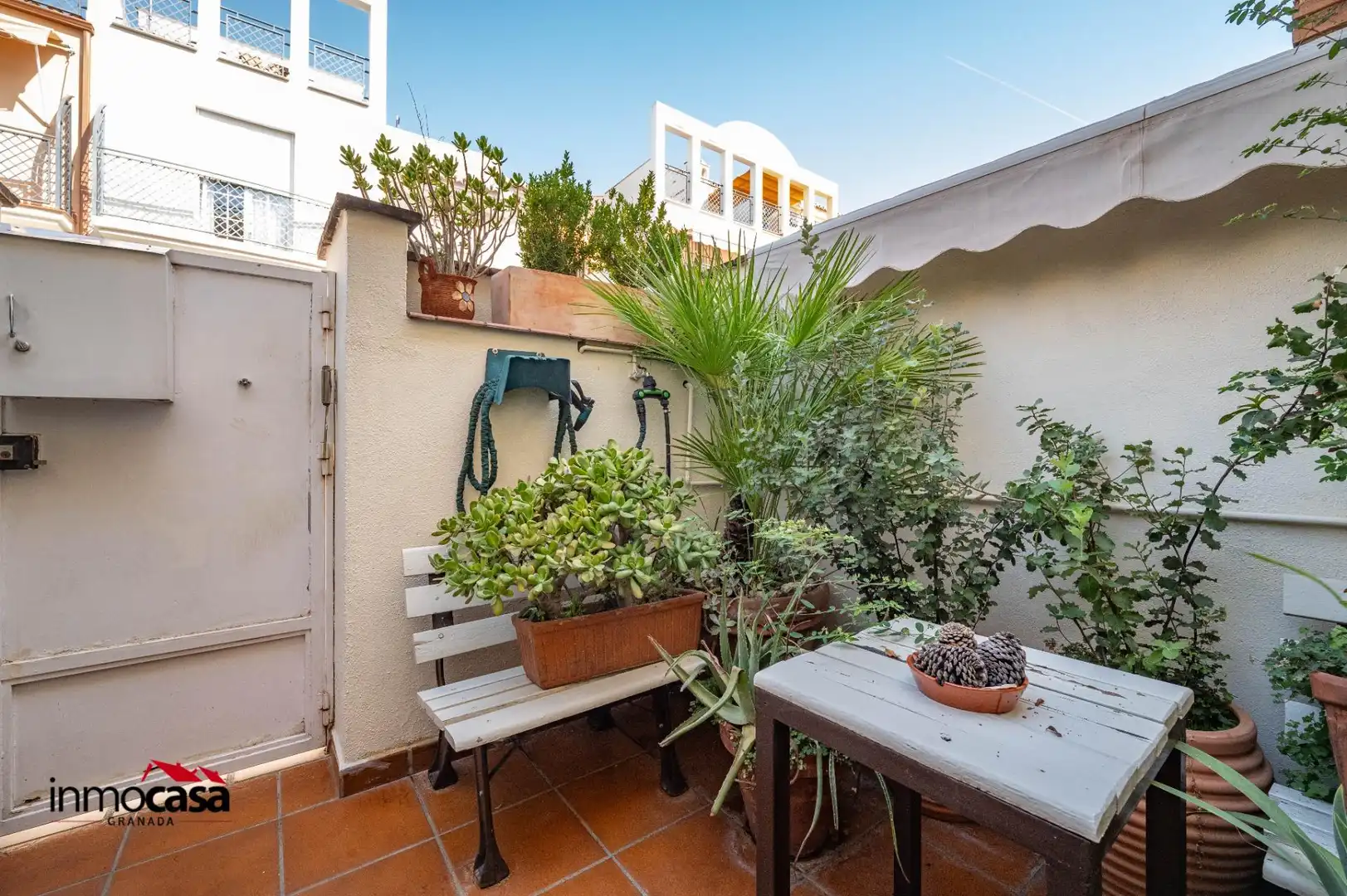 Terrasse von Einfamilien-Reihenhaus zum Verkauf in Granada mit Klimaanlage
