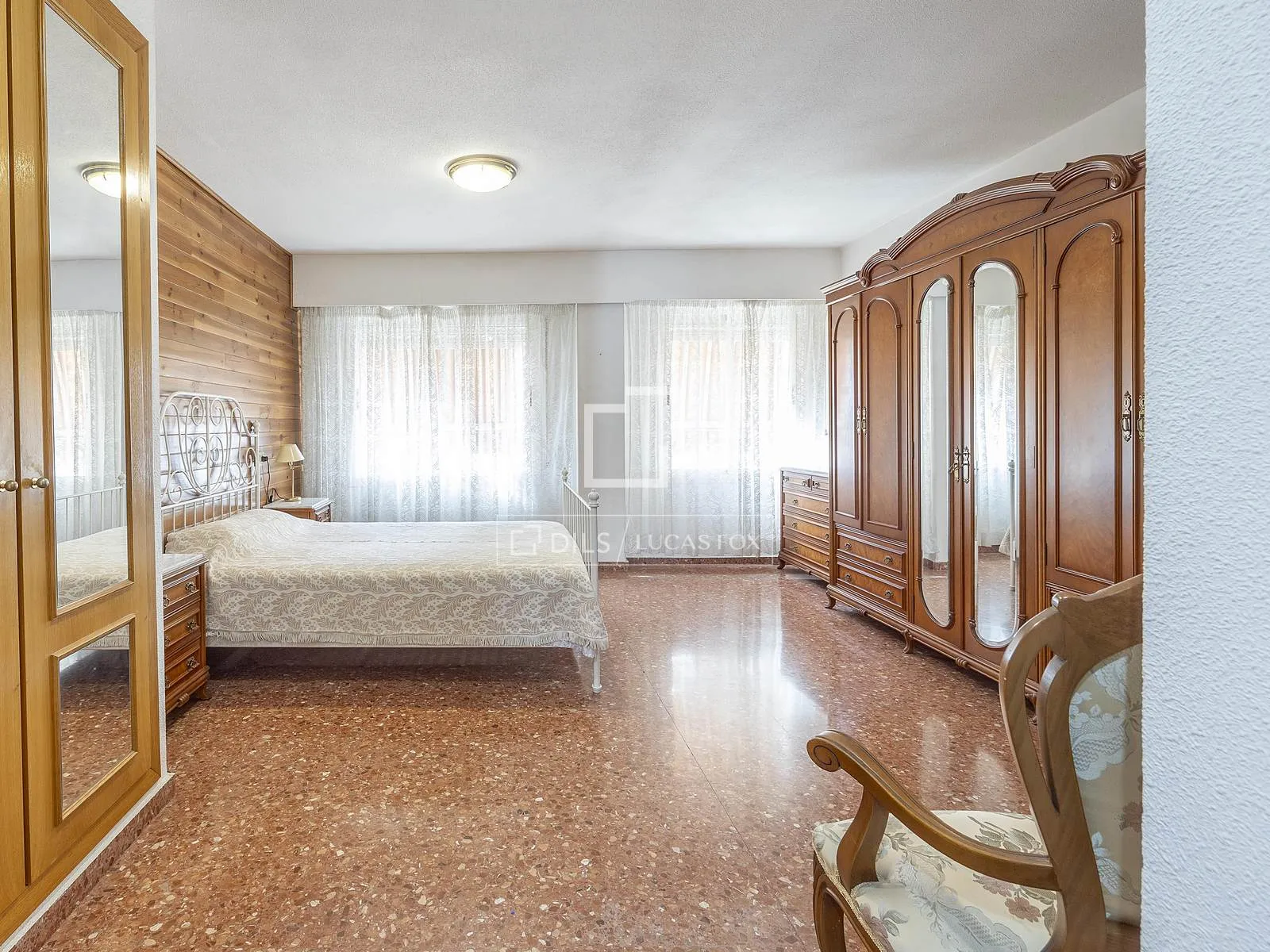 Bedroom of Flat for sale in  Valencia Capital  with Air Conditioner, Furnished and Balcony