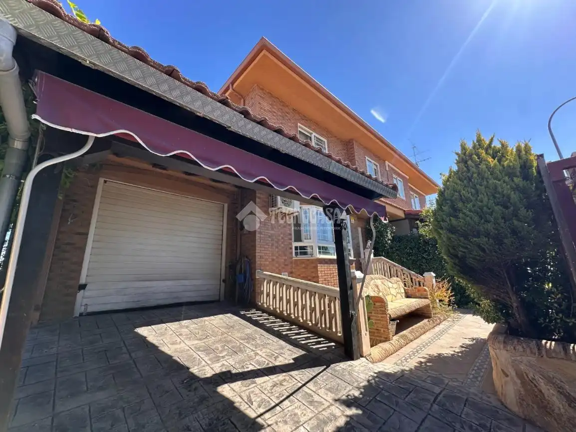 Exterior view of Detached homes for sale in Torres de la Alameda