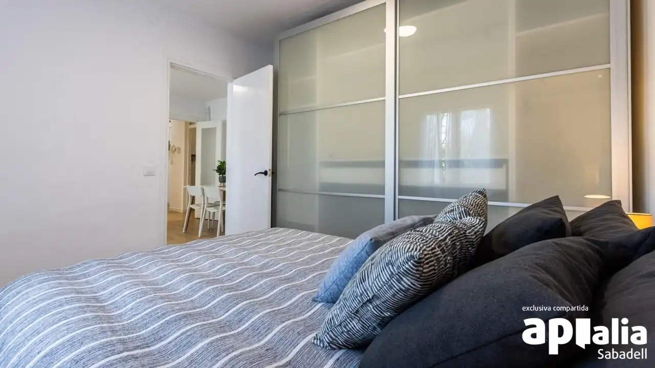 Habitación de Piso en venta en Sabadell con Aire acondicionado, Calefacción y Parquet
