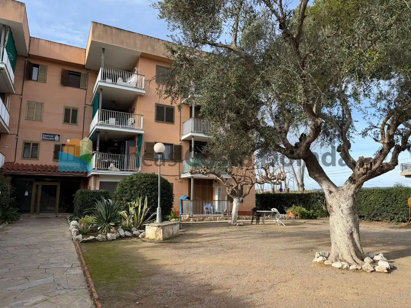 Vista exterior de Apartamento en venta en Vilanova i la Geltrú con Terraza, Amueblado y Horno