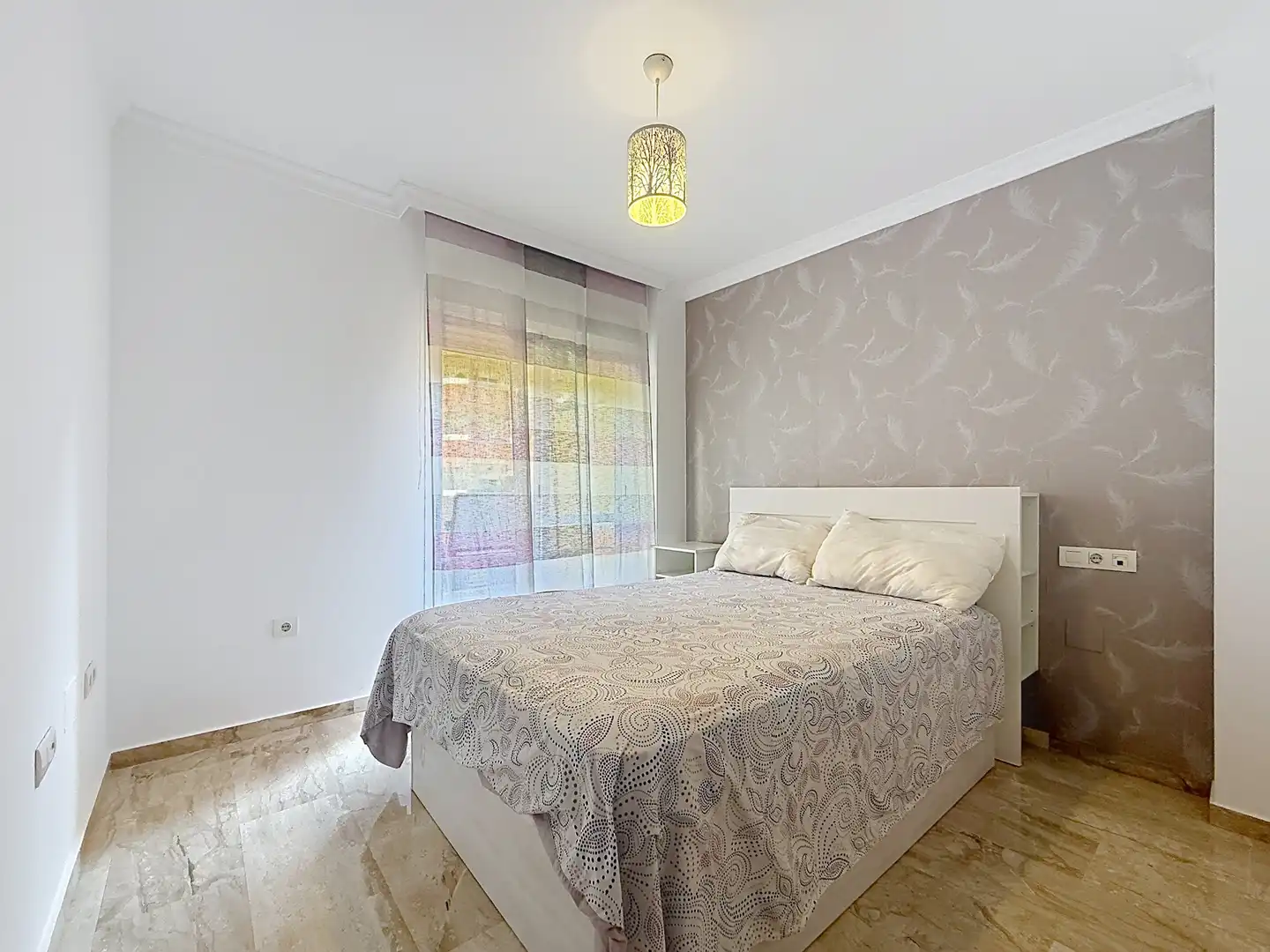 Flat with pool to rent in Calle del Jalón