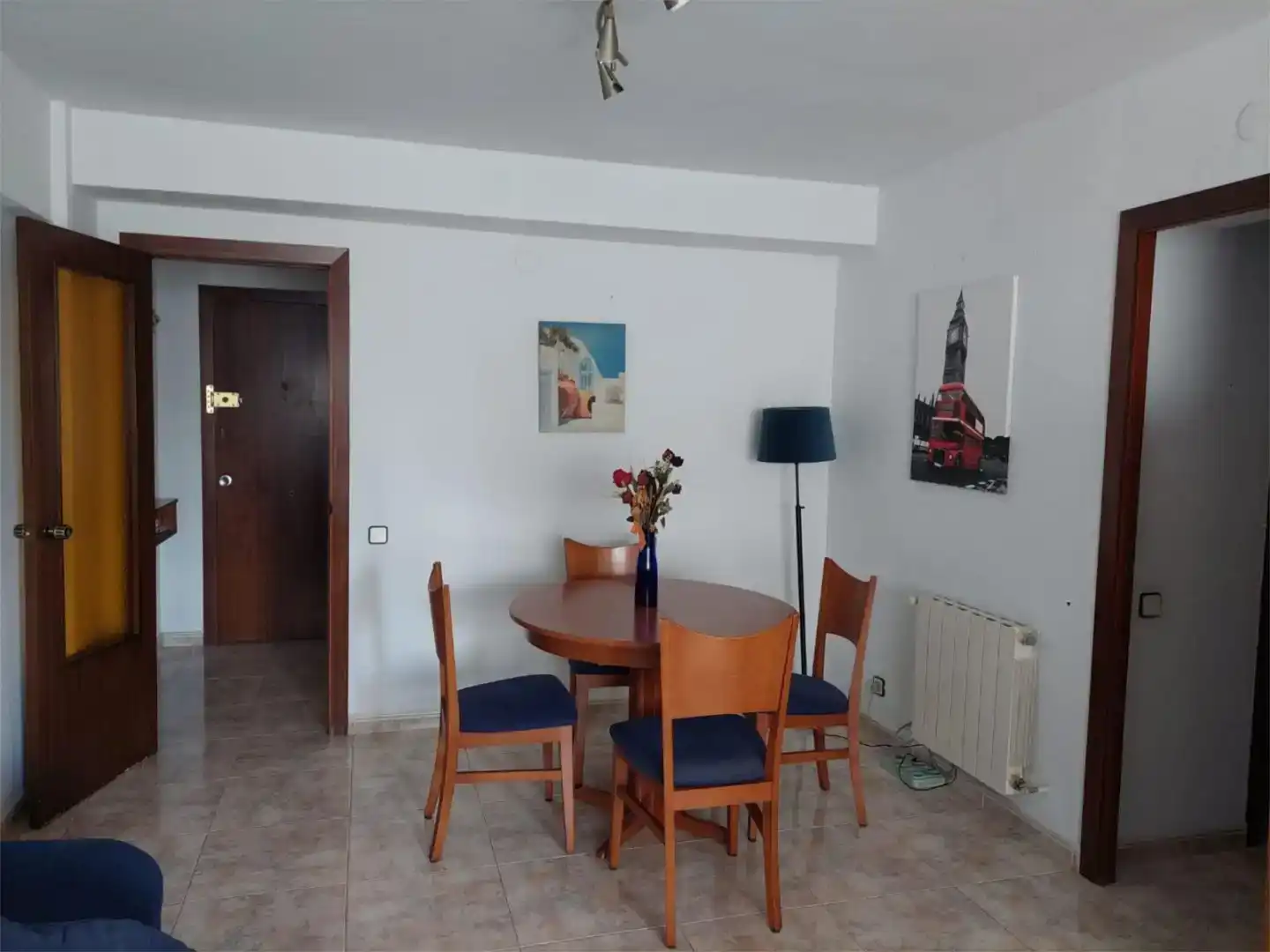 Menjador de Pis per a compartir en L'Hospitalet de Llobregat amb Moblat