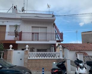 Vista exterior de Pis en venda en Castelldefels amb Terrassa