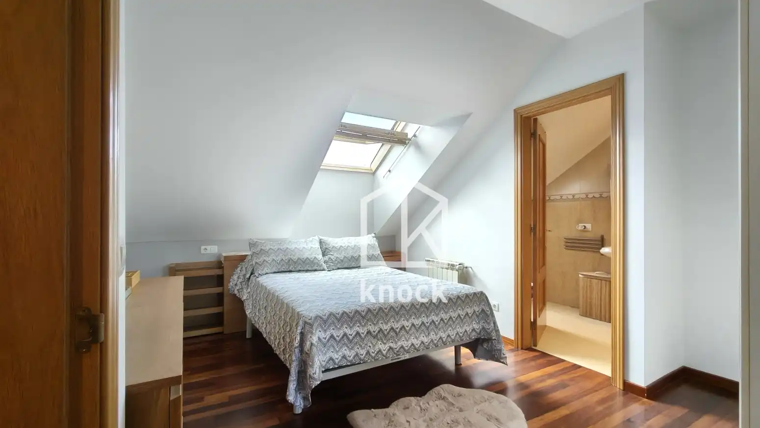 Bedroom of Flat for rent in Navia  with Heating, Parquet flooring and Furnished