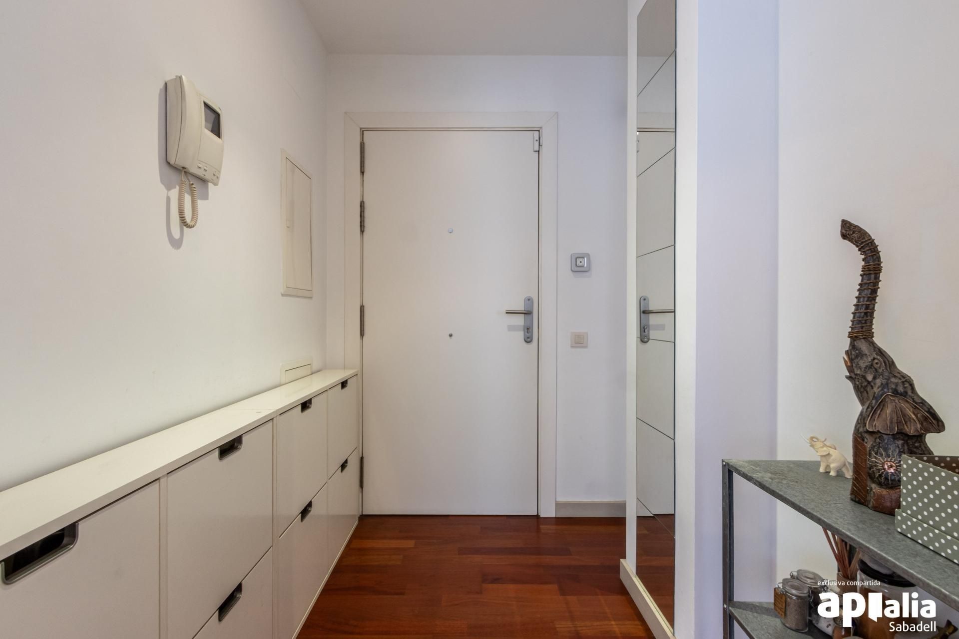 Piso en venta en Sabadell con Parquet y Alarma