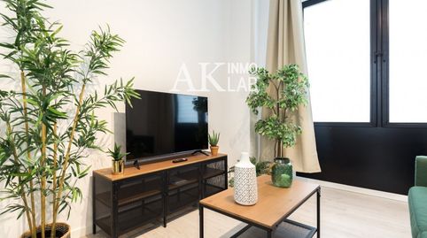 Exclusiva vivienda reformada con patio privado en el corazón de El Raval, Barcelona, image 4