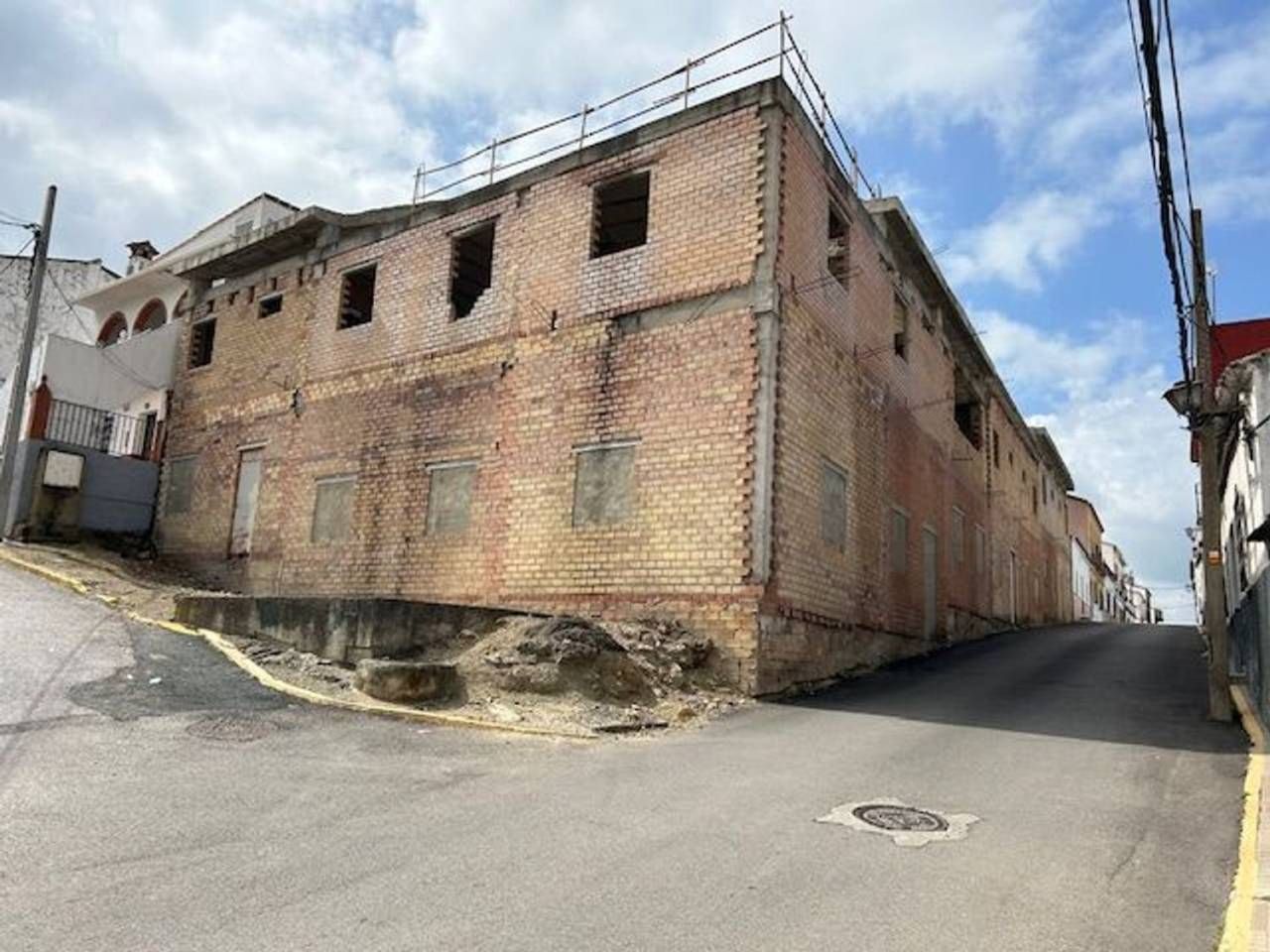 Vista exterior de Edificio en venta en Aznalcóllar
