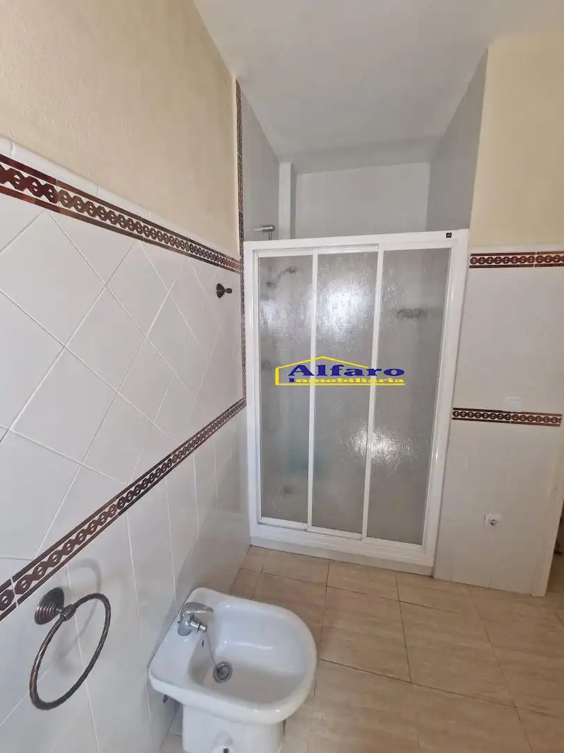 Bany de Casa o xalet en venda en Almonte amb Jardí privat, Terrassa i Traster