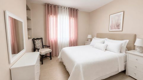 Foto 2 de Piso en venta en Pasaje Victoria, Puerto de Estepona, Estepona