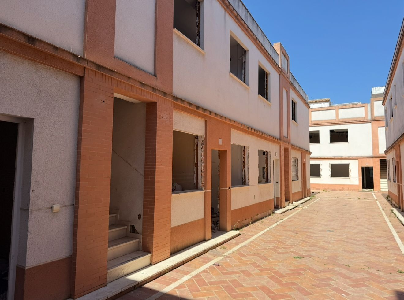 Exterior view of Building for sale in Olivares