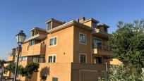 Vista exterior de Dúplex en venda en Torrecaballeros amb Calefacció i Terrassa